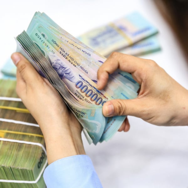 Tiếp tục giảm lãi suất cho vay, vì mục tiêu tăng trưởng hơn 8%