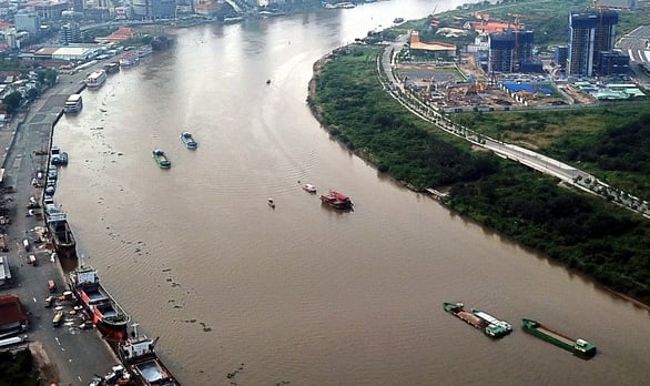 Sông Sài Gòn là một trong những tuyến đường thủy nội địa quan trọng ở TP.HCM kết nối với các tỉnh - Ảnh:nhadautu.vn