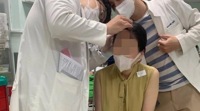 Hoa hậu Oanh Lê thời điểm vào bệnh viện để khâu vết thương.