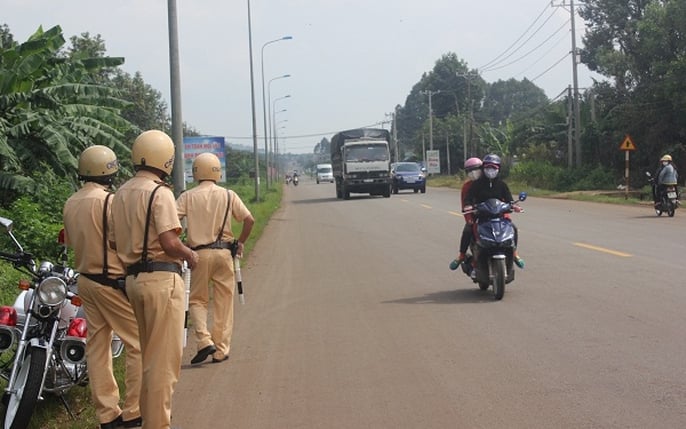 Lực lượng tuần tra CSGT tỉnh Đồng Nai làm nhiệm vụ trên các tuyến đường