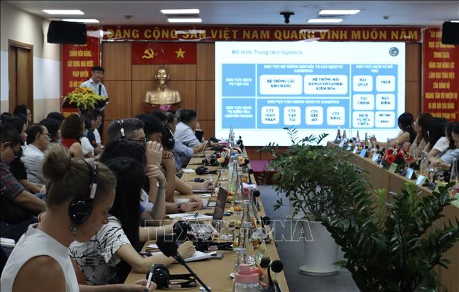 Toạ đàm về tiềm năng và cơ hội phát triển ngành Logistics TP Hồ Chí Minh.