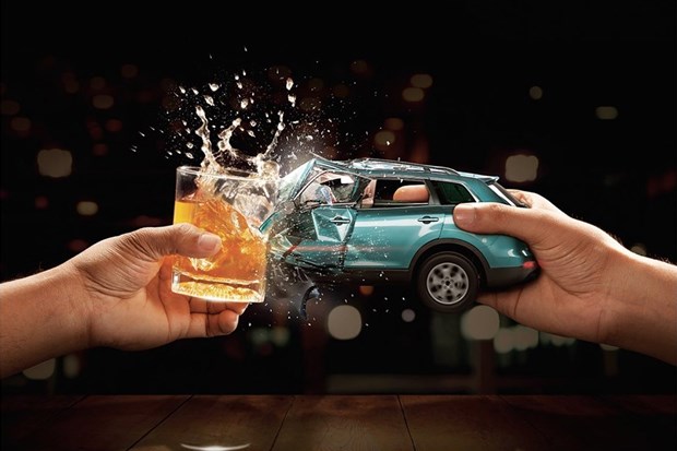 Thói quen lái xe sau khi đã uống rượu bia cần được loại bỏ để hạn chế những va chạm ngoài ý muốn