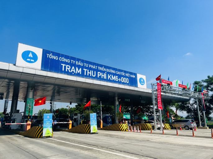 Cao tốc Nội Bài - Lào Cai chính thức chỉ có thu phí không dừng kể từ ngày 1/8 (Ảnh: NLĐ)