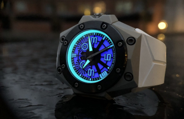 Chất phát quang có làm thay đổi suy nghĩ mua đồng hồ của bạn?